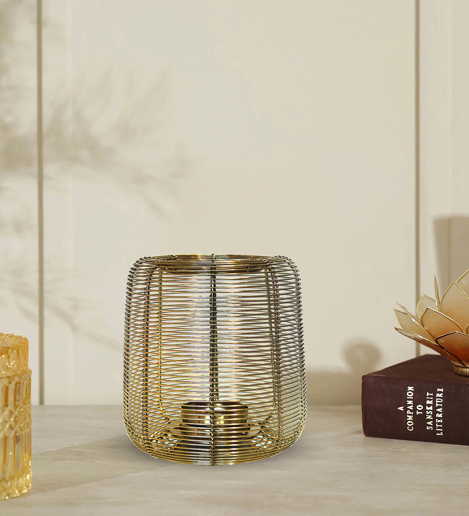 Metal Round Wire Lantern For Home Décor