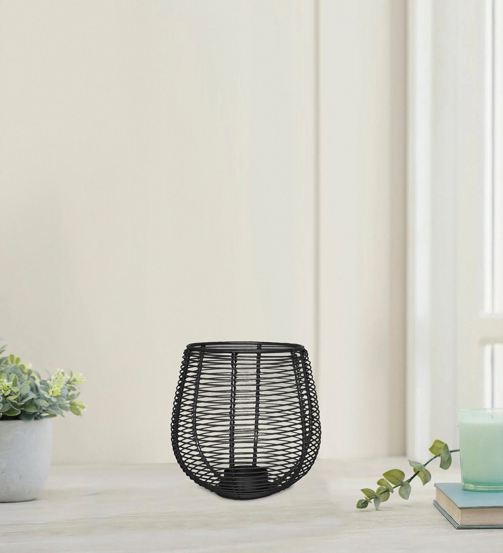 Metal Round Wire Lantern For Home Décor
