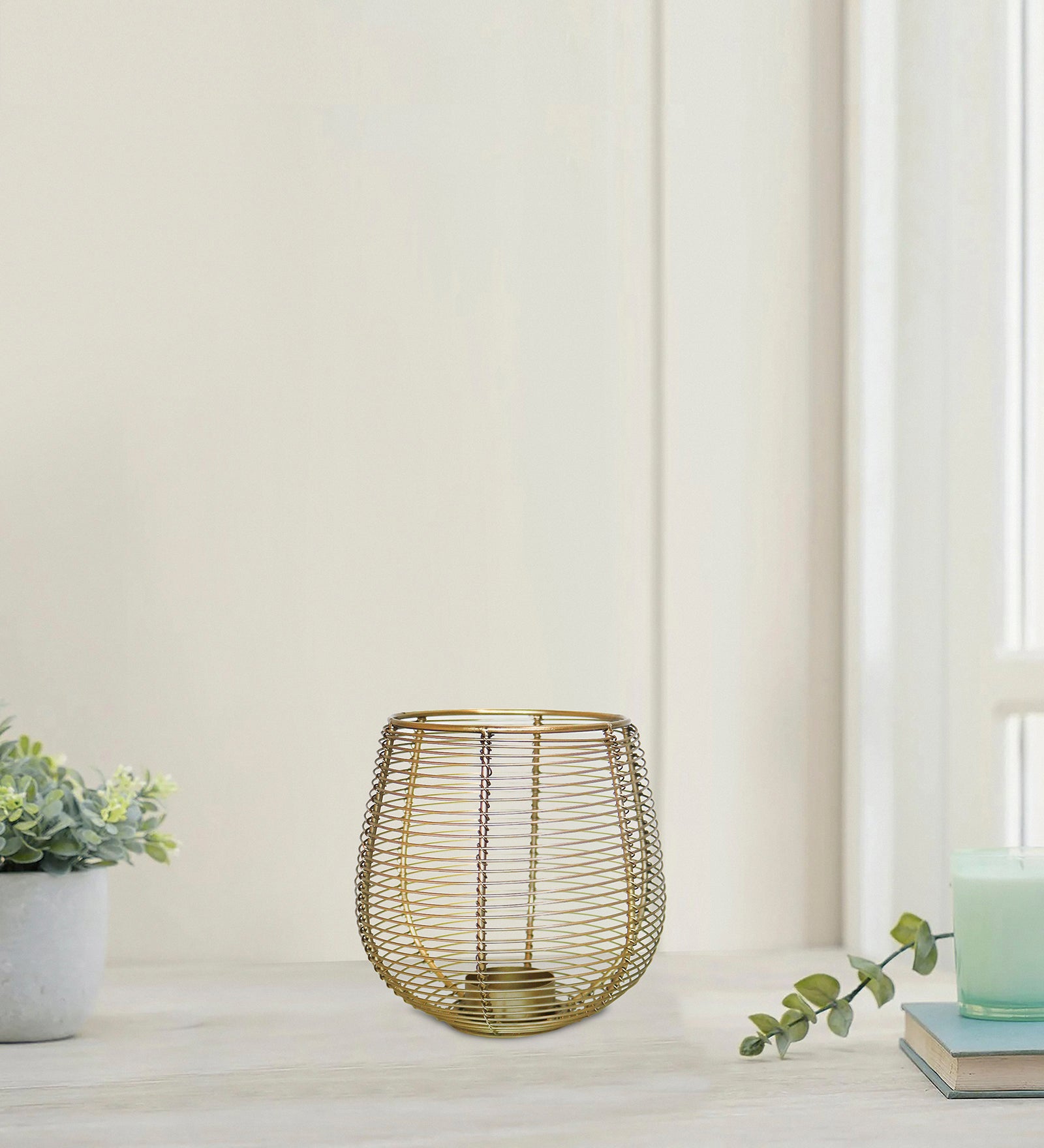 Metal Round Wire Lantern For Home Décor