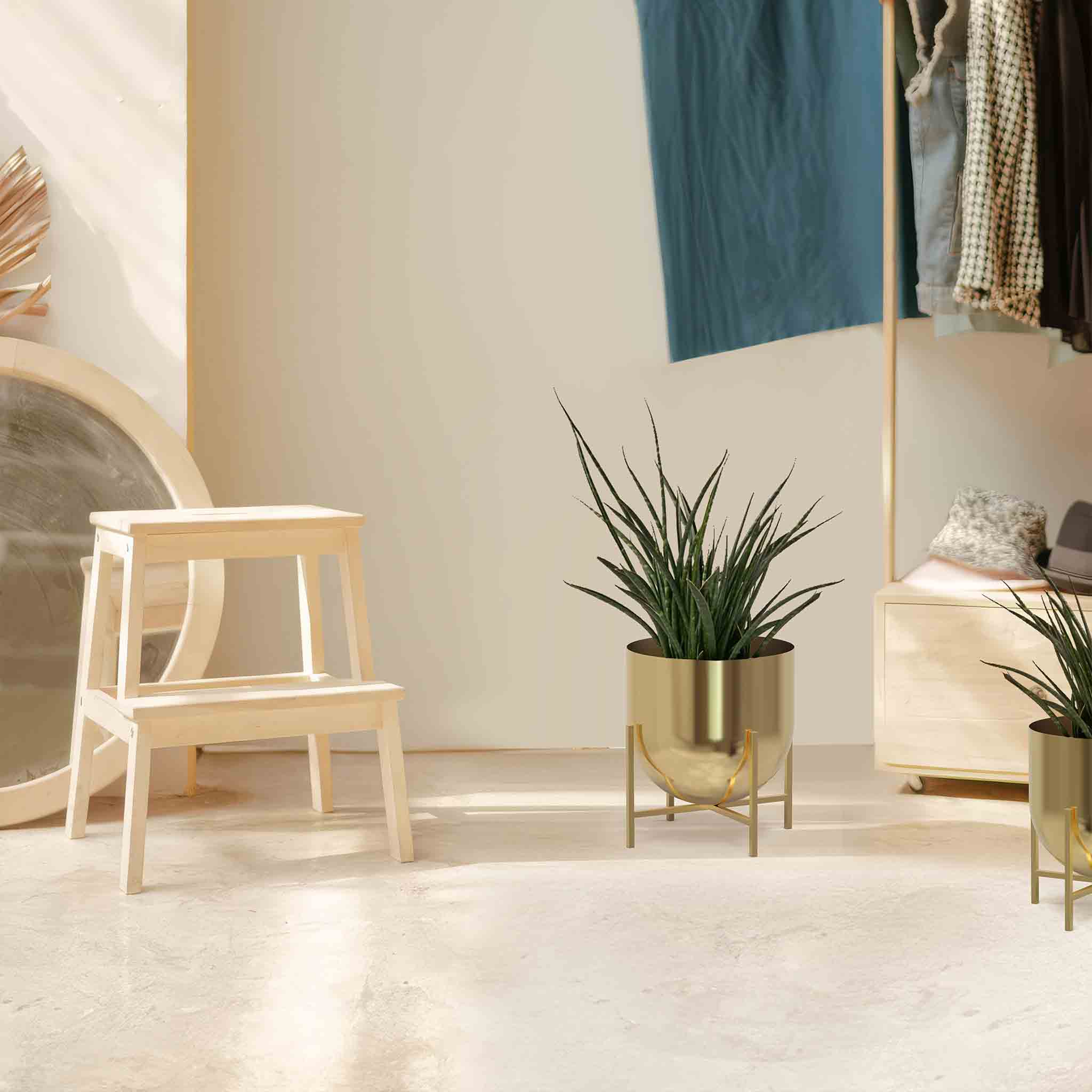 Iron Planter For Indoor And Outdoor Décor