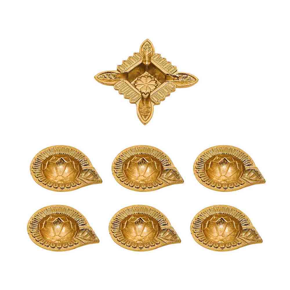 Gold Diya Set With Thali For Décor And Pooja