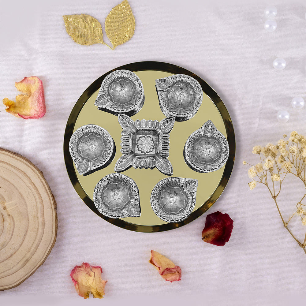 Aluminium Diya Set With Thali (Gold Finished) For Décor And Pooja (Set Of 8)