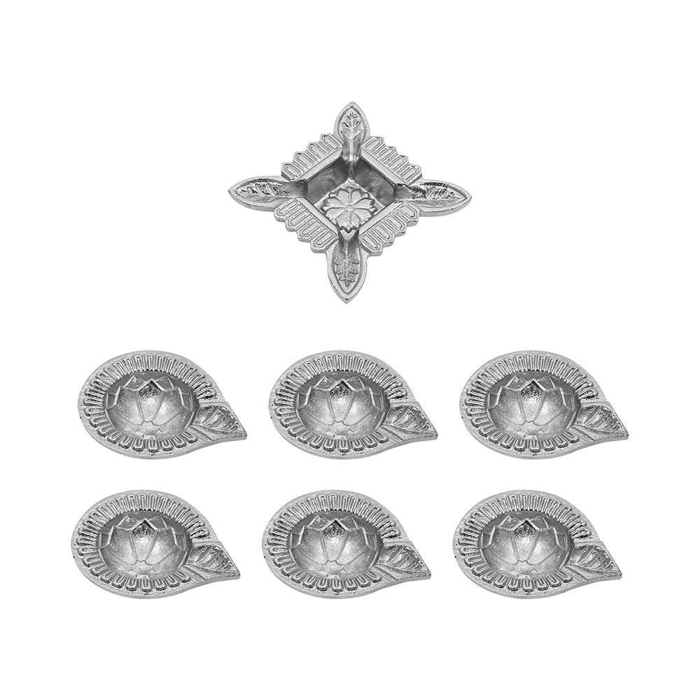Aluminium Diya Set With Thali (Gold Finished) For Décor And Pooja (Set Of 8)