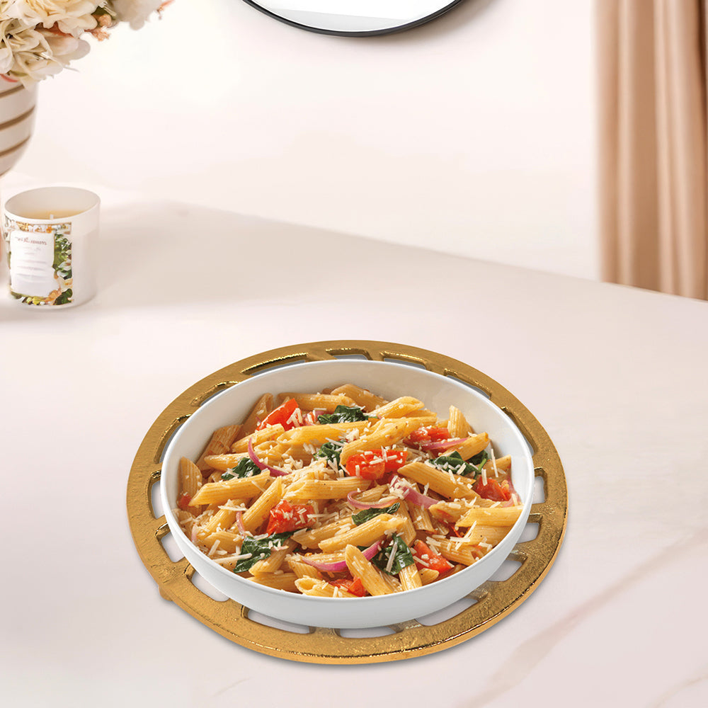 Metal Round Non-Slip Dining Place Gold Finish Trivet For Kitchen ( Pack of 1 )