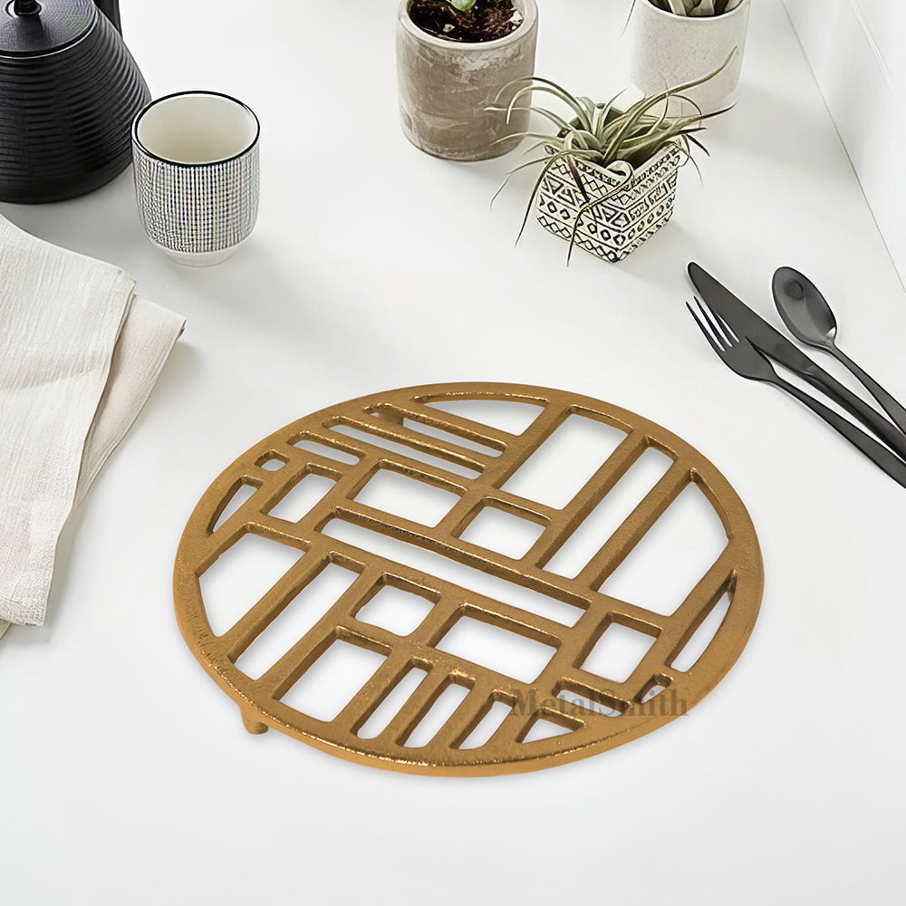 Metal Round Non-Slip Dining Place Gold Finish Trivet For Kitchen ( Pack of 1 )