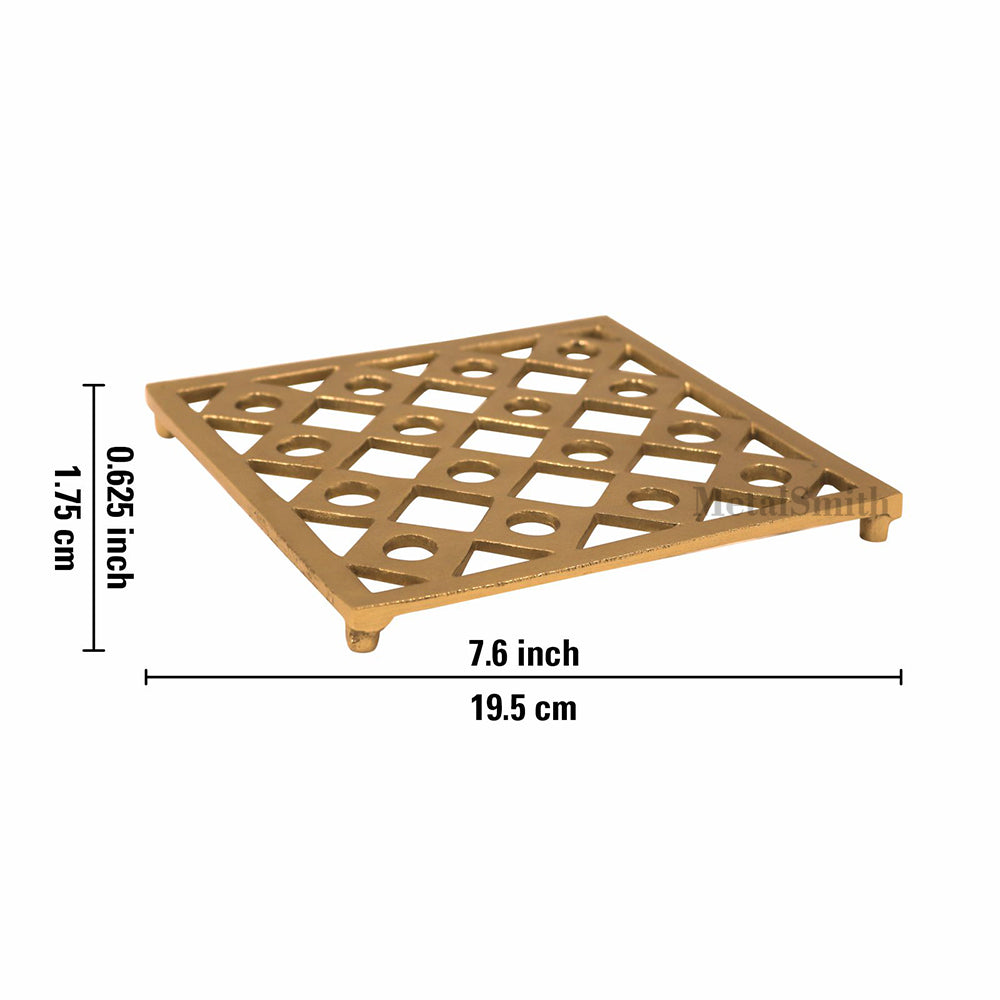 Metal Square Non-Slip Dining Place Gold Finish Trivet For Kitchen ( Pack of 1 )