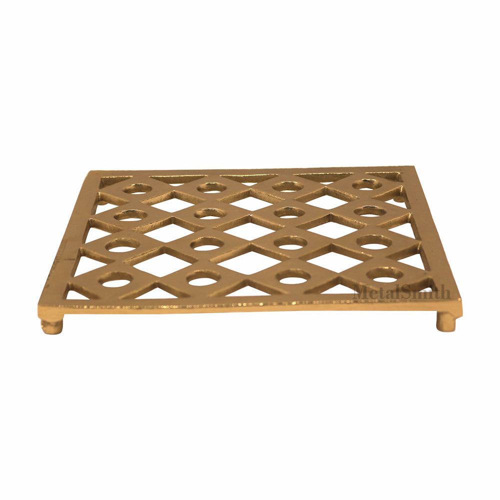 Metal Square Non-Slip Dining Place Gold Finish Trivet For Kitchen ( Pack of 1 )