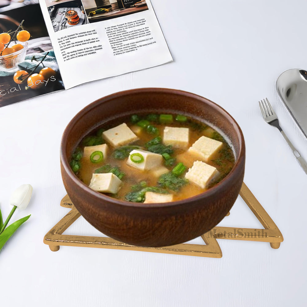 Metal Designer Shape Non-Slip Dining Place Gold Finish Trivet For Kitchen ( Pack of 1 )