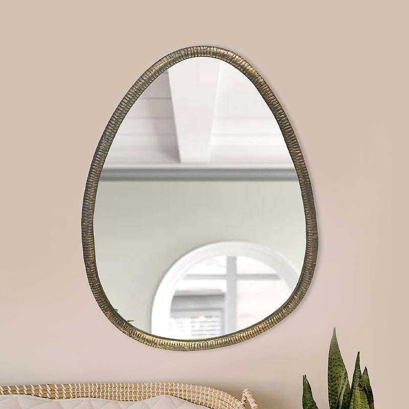 Elegant Metal Organic Shape Wall Hanging Mirror, Gold