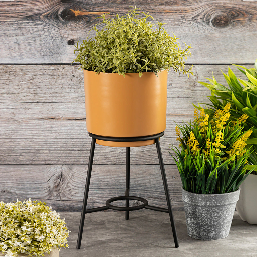 Brown Metal Table Planter With Stand For Indoor Plants And Flowers