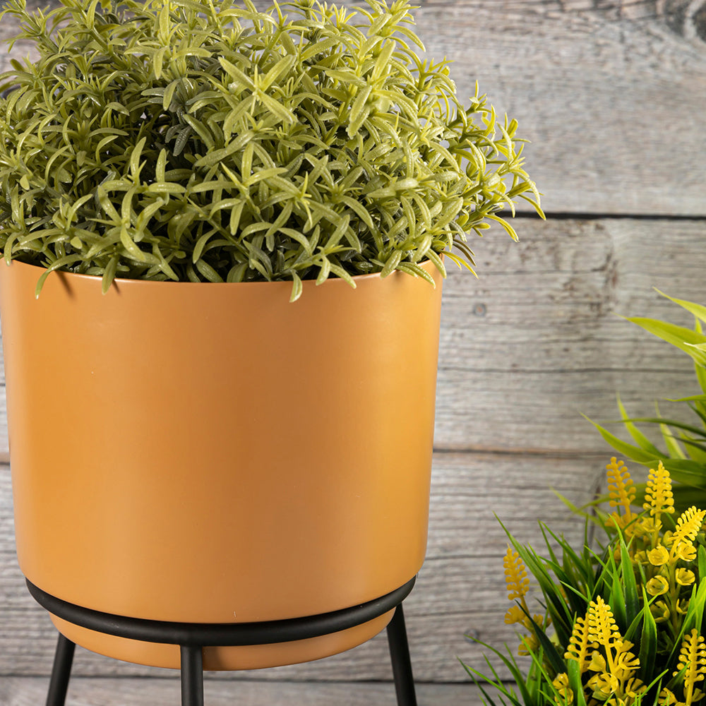 Brown Metal Table Planter With Stand For Indoor Plants And Flowers