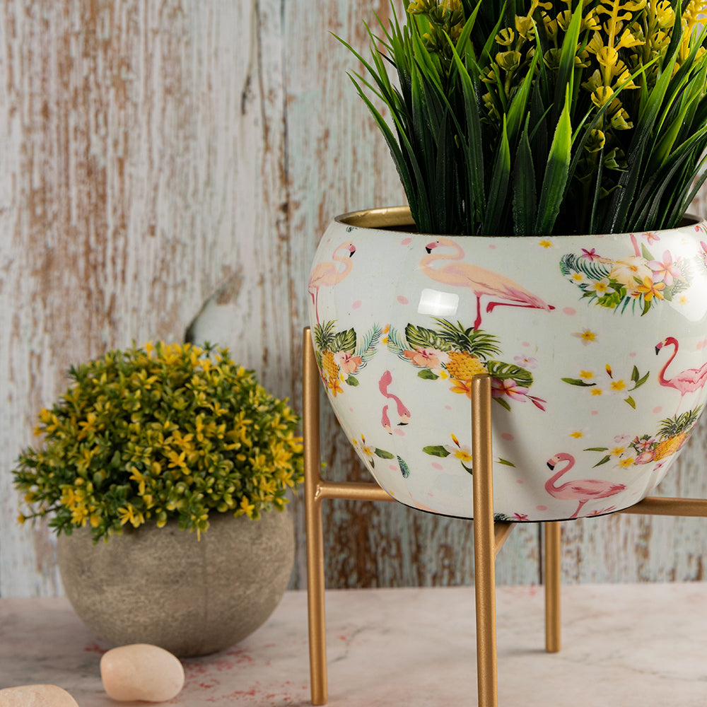 Floral Design Metal Table Planter With Stand For Indoor Plants And Flowers